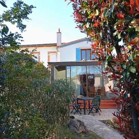 L'echappee Authentique- Maison Centre-ville- Veranda Climatisee-jardin Daire *